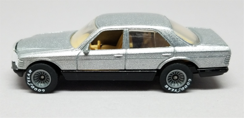 Illustration for article titled Radcast 2018: Hot Wheels Mercedes-Benz 380 SEL Real Riders